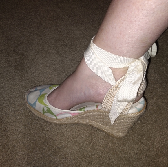 Coach purse and matching wedge sandals - Picture 12 of 12